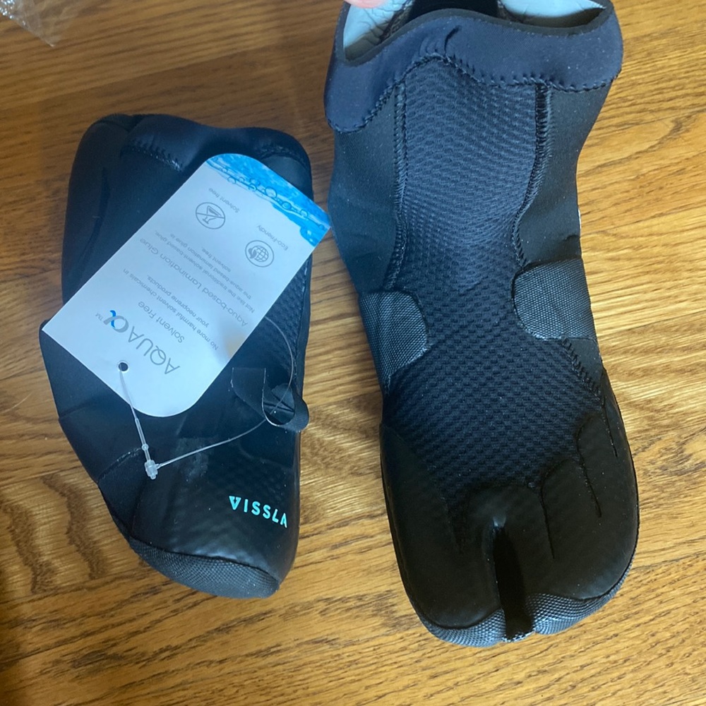 NWT Men’s size 11 Vissla Bootie/water shoe